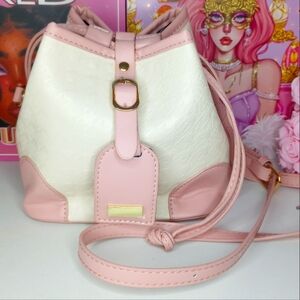 Pink and Creme Houndstooth Bucket Bag